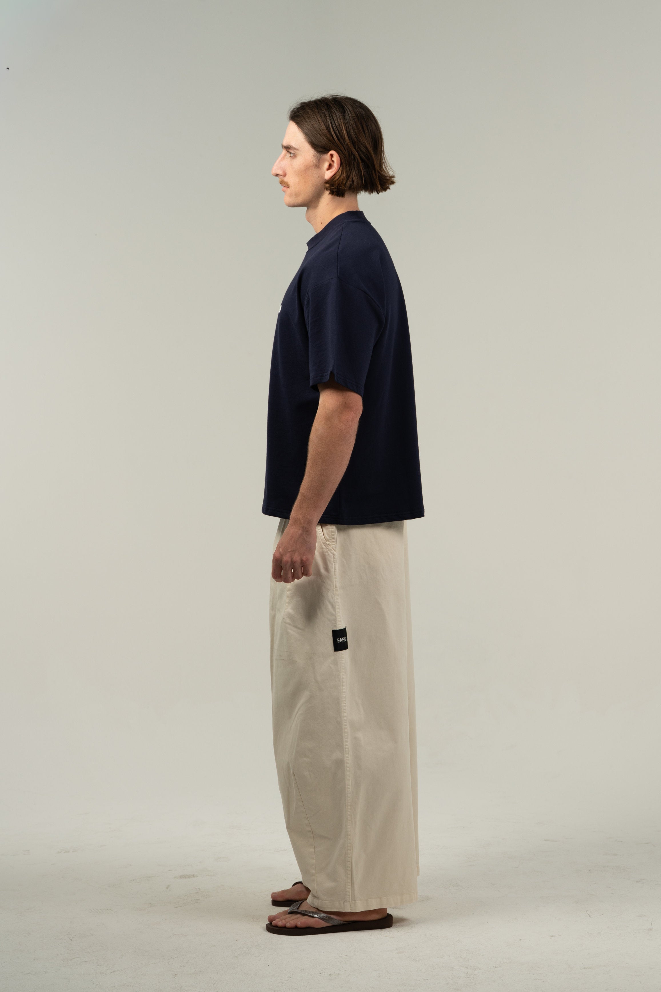 NAVY BARRIE TEE